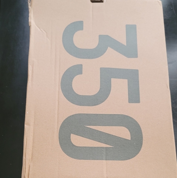 Yeezy 350s - Picture 6 of 7